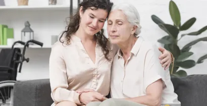 Independent Caregiver vs Agency Care: What’s the Difference? - Seaside Senior Services San Diego