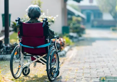 How Professional Senior Home Care Helps Prevent Hospital Readmissions | Seaside Senior Services, LLC